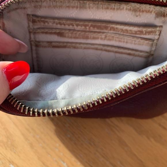 michael Kors Wristlet - Picture 4 of 5